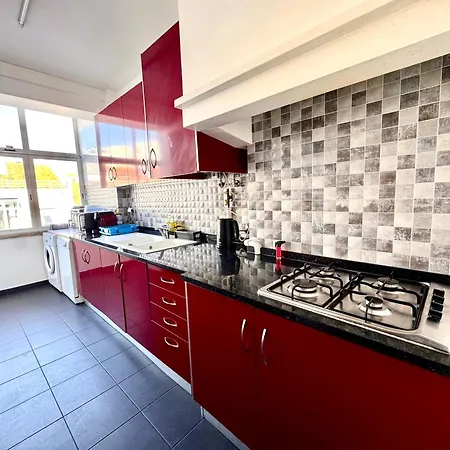 Homestay Private Arroios Near Metro And Access *