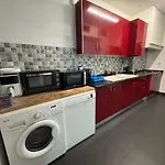 Central Lisbon Premium Balcony Room City View منزل للإقامة