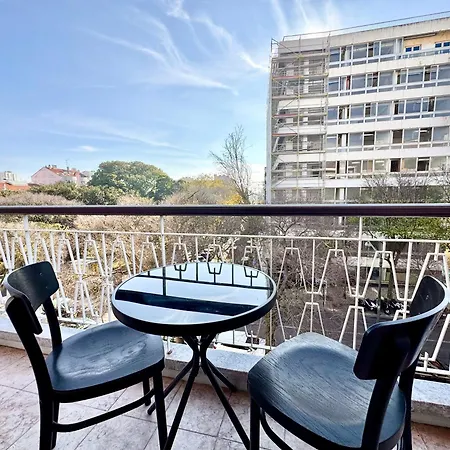 Premium Balcony View ホームステイ